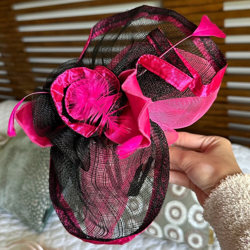 Black and pink elegant fascinator hat